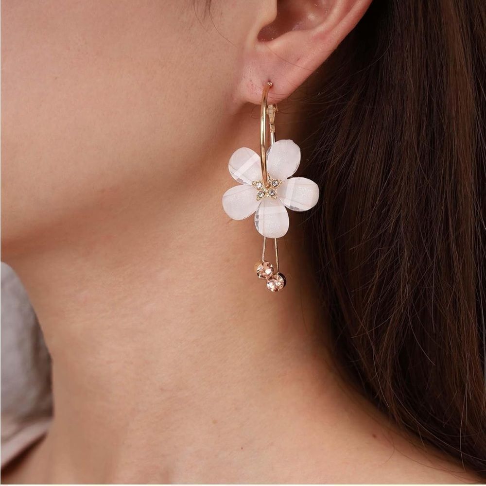 Flower hoop earrings N431